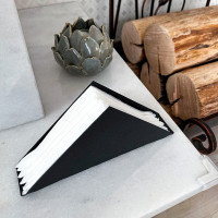 Серветниця металева Nice & Cozy Triangle L для серветок 16,5х16,5 см чорна